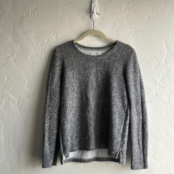 Sweaters - Madewell Lightweight, cotton-blend pullover sweater in B&W marled yarn. Size SM